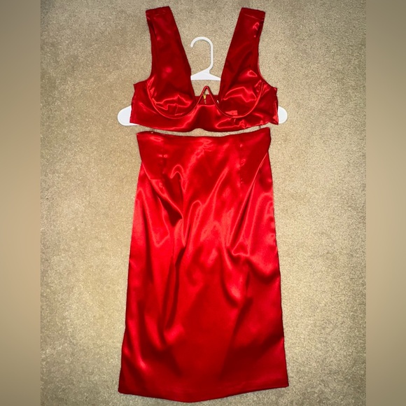 Oh Polly Red Satin Skirt Set - Picture 3 of 8